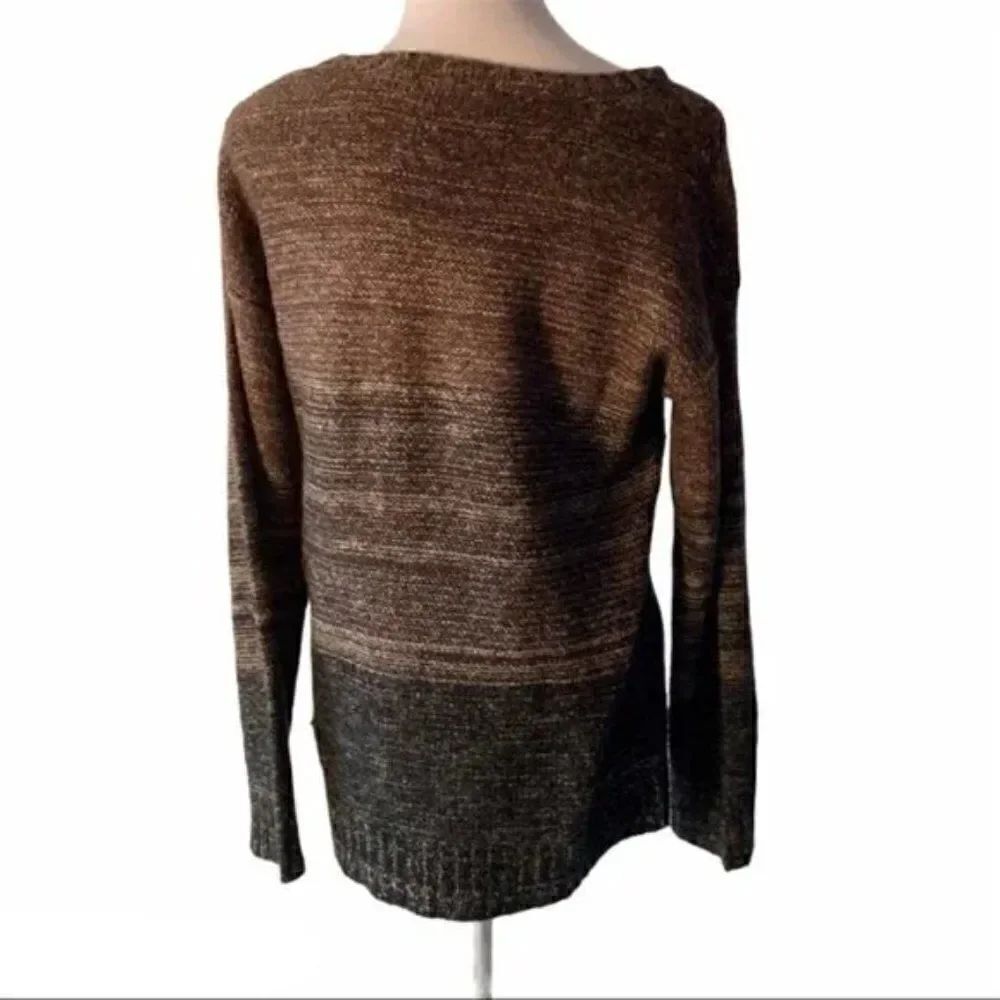 Buttons Crew Neck Women’s Sweater size M - Picture 2 of 4